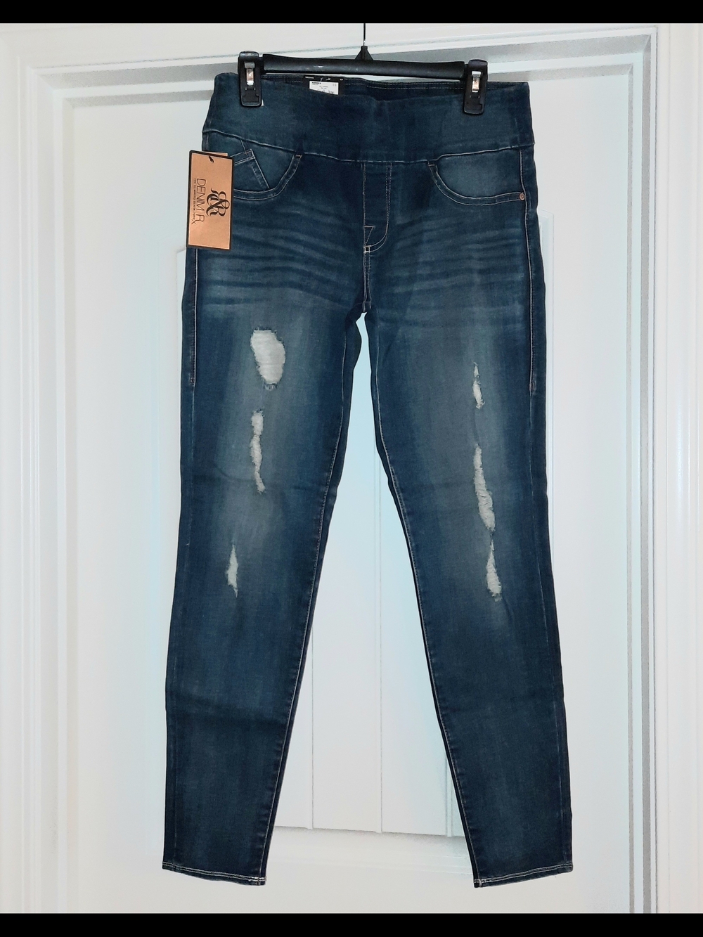 NWT, Rock & Republic,  Pull-On Dark Blue Women’s Leggings - Slim Fit, Distressed